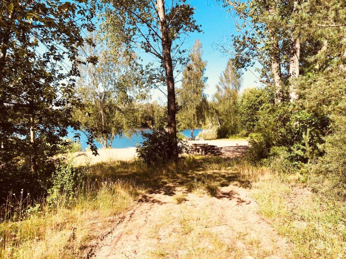 Вилла Wohnen-Auf-Zeit-Am-See Grossostheim Экстерьер фото